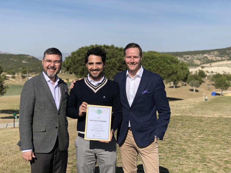 Vistabella Golf tar emot priset i Golfhäftet Awards
